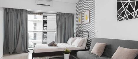 Studio | Schreibtisch, Bügeleisen/Bügelbrett, Zustellbetten, kostenloses WLAN