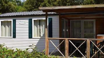 Mobile Home, Non Smoking (25 M2) | Individually decorated, individually furnished, iron/ironing board