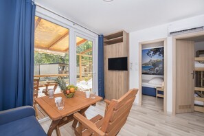 In-room dining - Mediteran Travel Mobile Homes Galeb Omis (Omis)