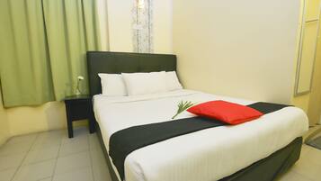 Deluxe Double Room, 1 Queen Bed, Non Smoking | Free WiFi, bed sheets