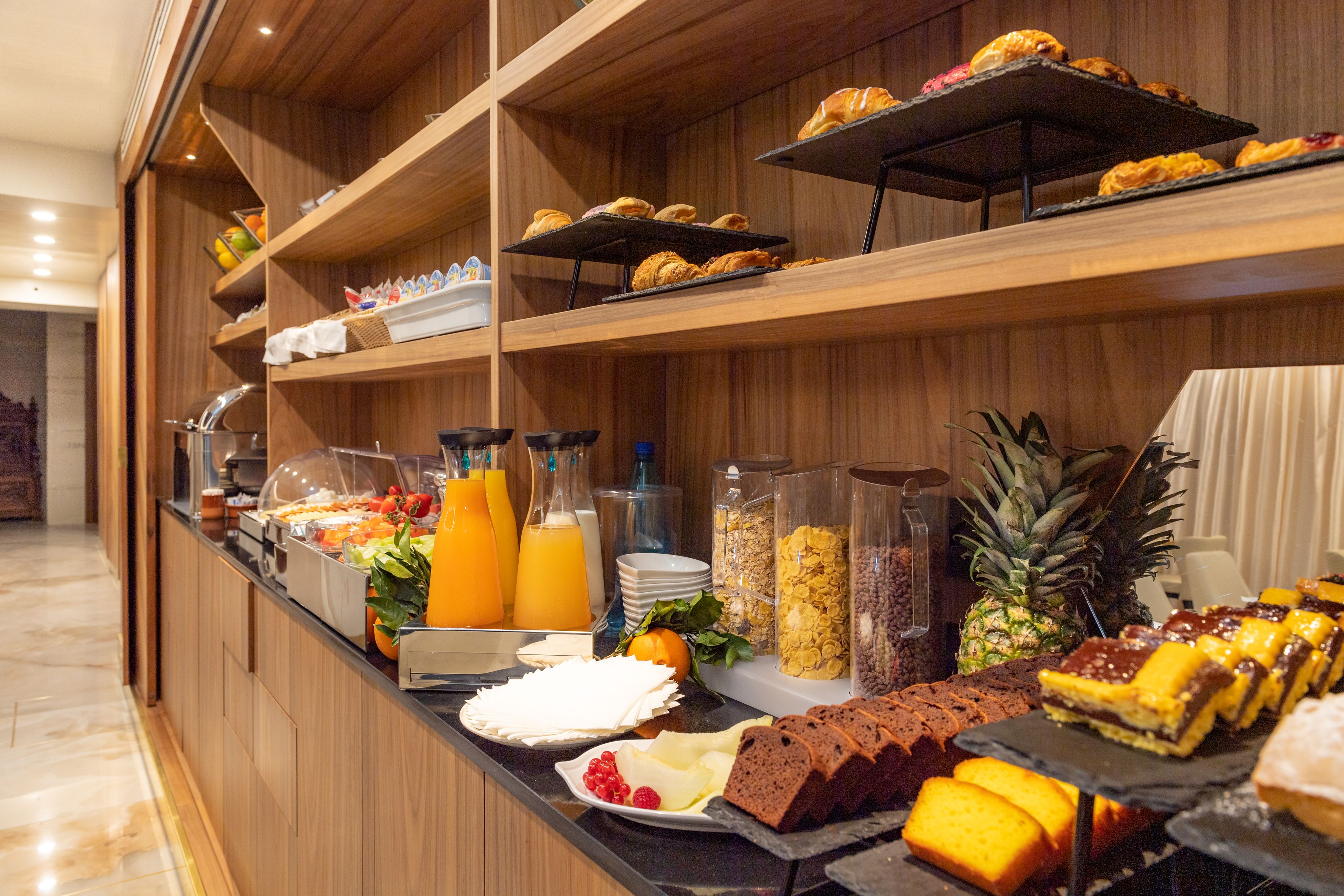 daily buffet breakfast (eur 25 per person)