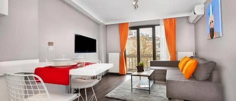 Comfort Apartment, 2 Bedrooms | Living area