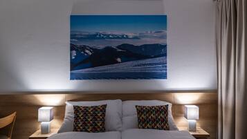 Superior Double Room, Balcony | Tempur-Pedic beds, in-room safe, individually decorated, desk