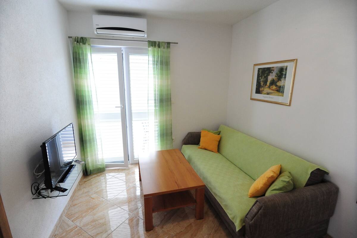 Apartment (A4 No.4) | Wohnbereich | Flachbildfernseher