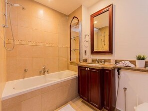 Apartment, 1 Bedroom | Bathroom | Free toiletries, hair dryer, bidet, towels