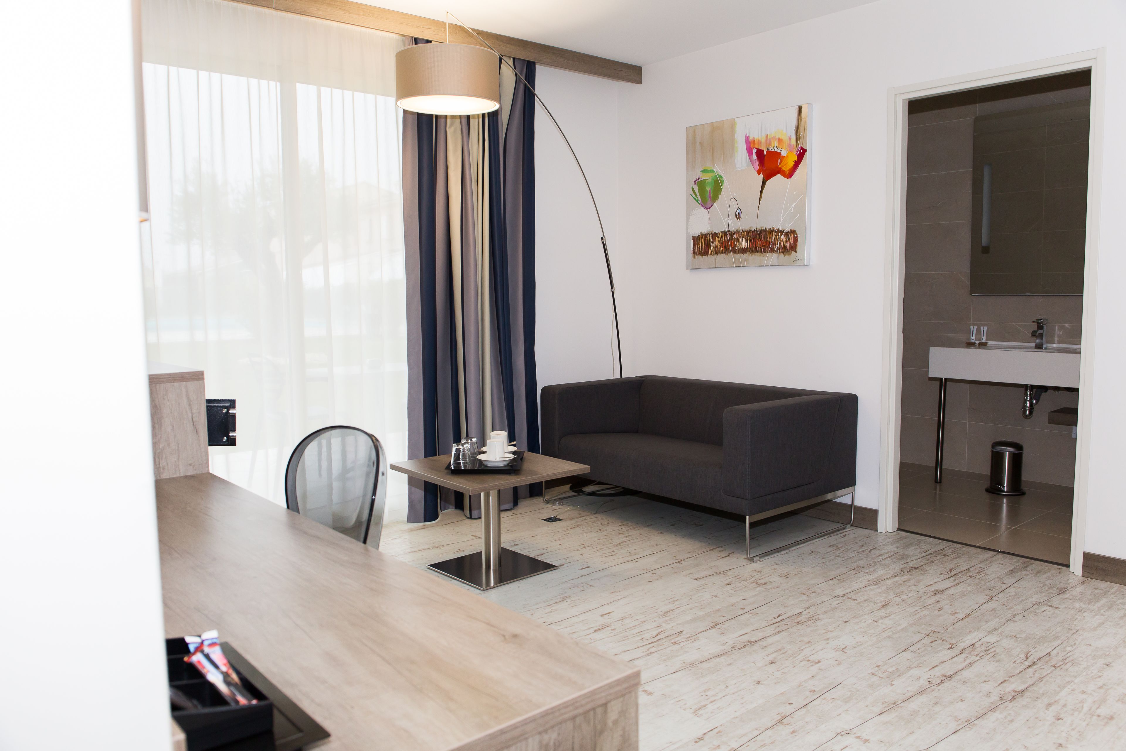 comfort suite | minibar, in-room safe, desk, blackout curtains