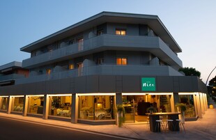 Fachada del alojamiento - Noche