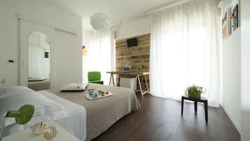 Superior-Doppelzimmer, Balkon | Minibar, Zimmersafe, Schreibtisch, kostenloses WLAN