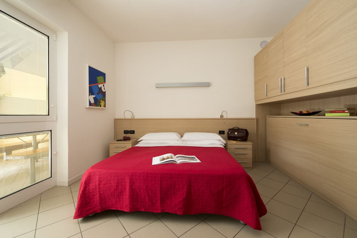 Comfort-Dreibettzimmer, barrierefrei, zum Garten hin
