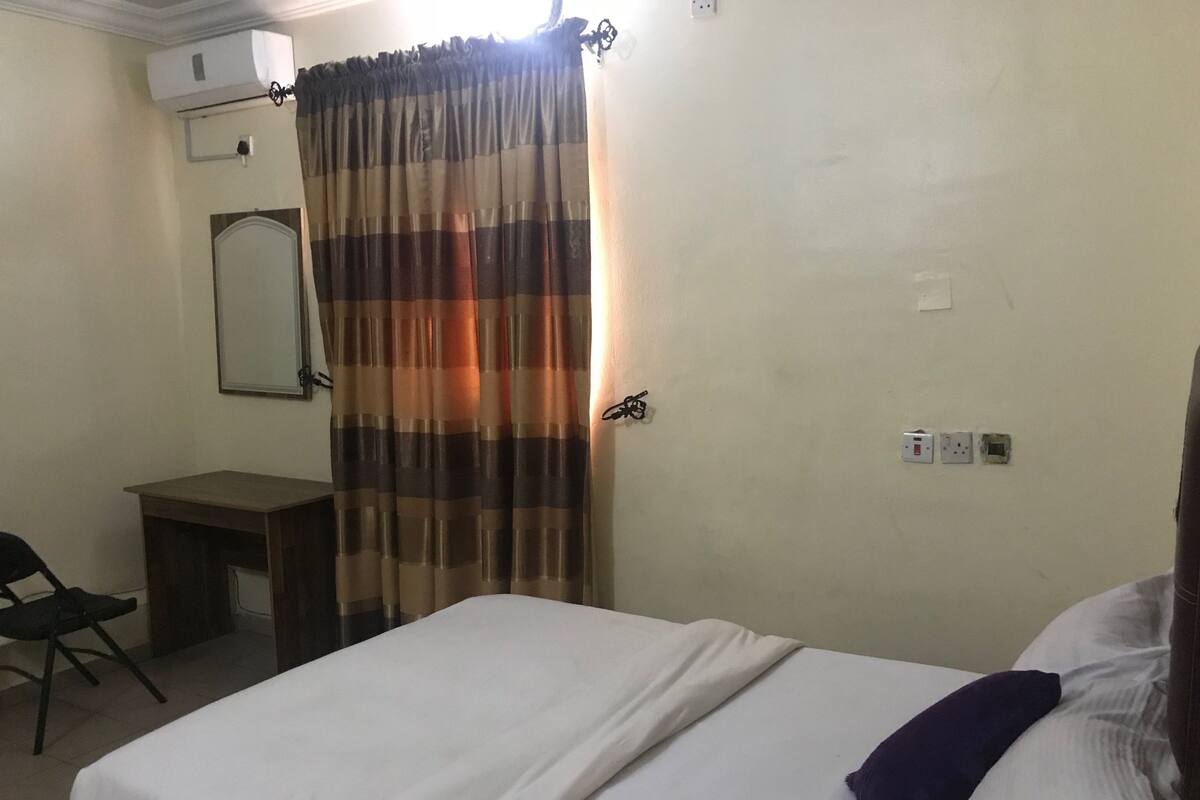 Desk, free WiFi, bed sheets