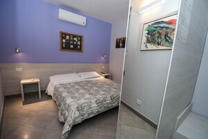 Basic Studio | In-room safe, soundproofing, cribs/infant beds, free WiFi
