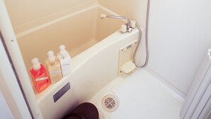 Standard Quadruple Room (PH154) | Bathroom | Combined shower/tub, deep soaking tub, free toiletries, hair dryer - Always Stay Dotonbori 2 PH-154 (Osaka)