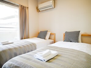 Standard-Vierbettzimmer, Nichtraucher (PH155) | Verdunkelungsvorhänge, kostenloses WLAN, Bettwäsche