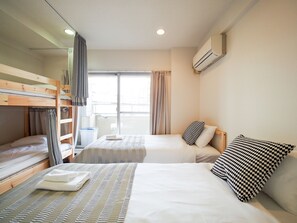 Standard-Vierbettzimmer, Nichtraucher (PH155) | Verdunkelungsvorhänge, kostenloses WLAN, Bettwäsche