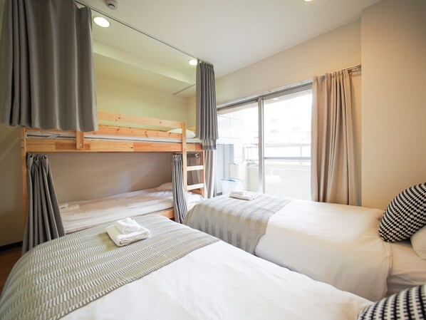 Standard Quadruple Room, Non Smoking (PH155)