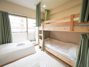 스탠다드 쿼드룸 (PH156) | 2 개의 침실, 암막 커튼, 무료 WiFi, 침대 시트