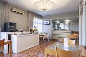 Free daily continental breakfast - Vila Hotel By VimaHotels (Guimarães)