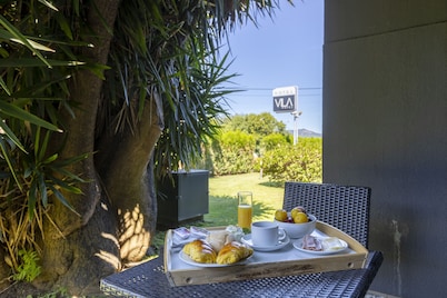 Vila Hotel By VimaHotels