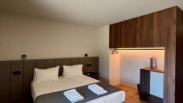 Superior Double Room | Soundproofing, free WiFi, bed sheets