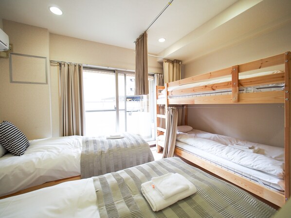 Standard Quadruple Room (PH161)