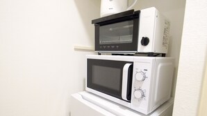 Standard Quadruple Room (PH162) | Private kitchenette | Fridge, microwave, stovetop, electric kettle - Always Stay Dotonbori 3 PH-162 (Osaka)