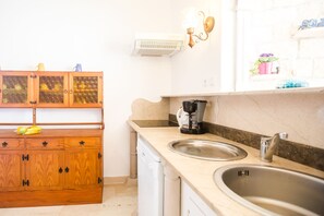 Villa | Eigene Küche | Kühlschrank, Mikrowelle, Herdplatte, Geschirrspüler