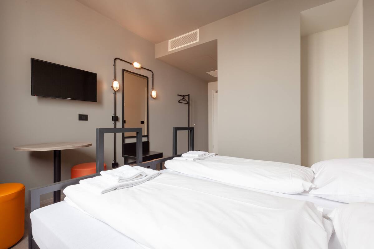 1 bedroom, in-room safe, blackout drapes, free WiFi