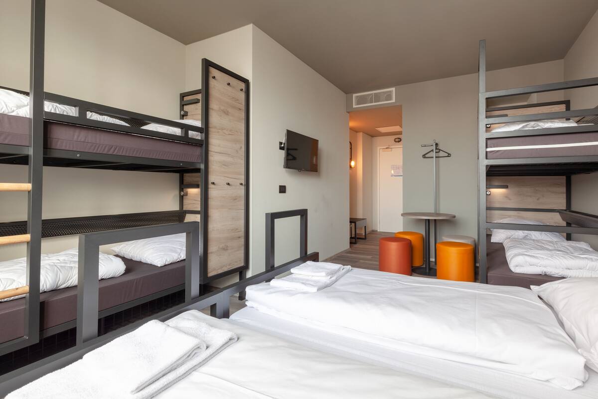 1 bedroom, in-room safe, blackout drapes, free WiFi