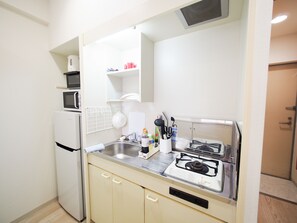 スタンダード ツインルーム (PH166) | 専用簡易キッチン | 冷蔵庫、電子レンジ、コンロ、電気ポット