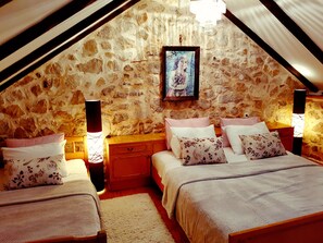 House (Marin) | Soundproofing, iron/ironing board, free WiFi, bed sheets