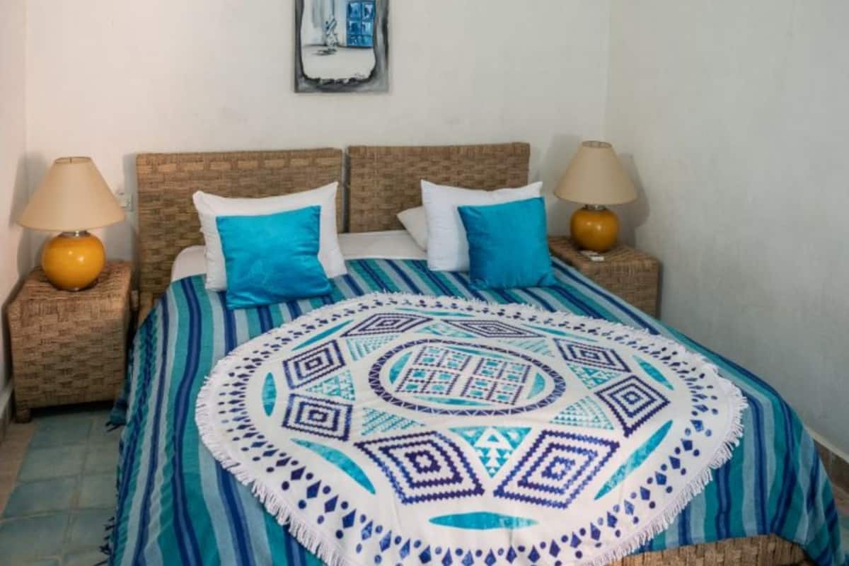 Dúplex, 2 habitaciones | Decoración personalizada, muebles diferentes y cunas gratuitas