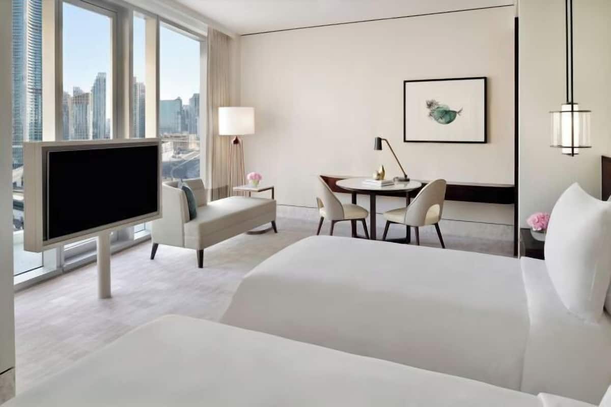 1 chambre, minibar, coffres-forts dans les chambres, bureau