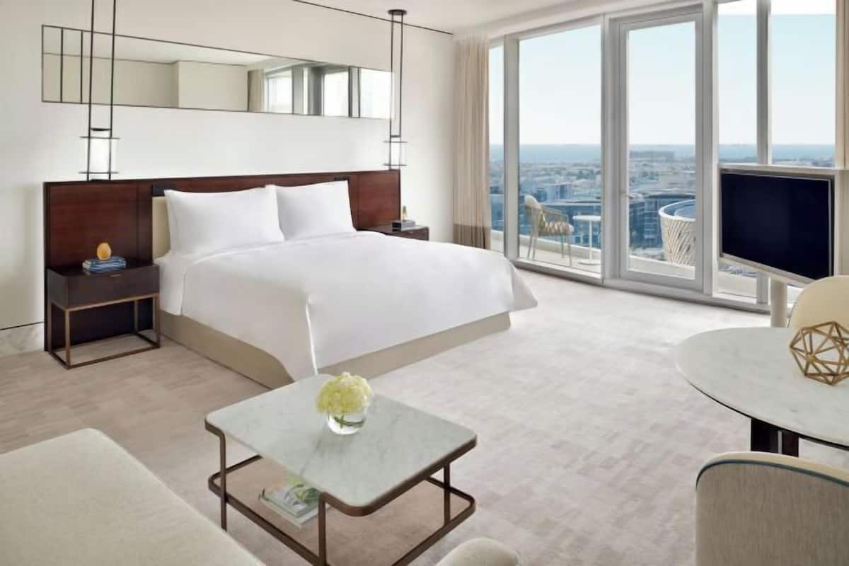 1 chambre, minibar, coffres-forts dans les chambres, bureau