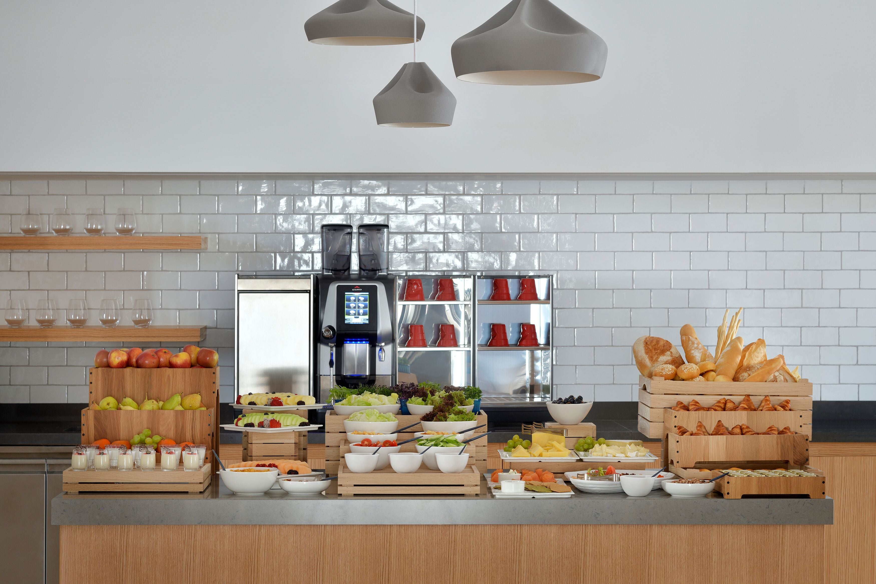 Daily buffet breakfast (AED 110 per person)