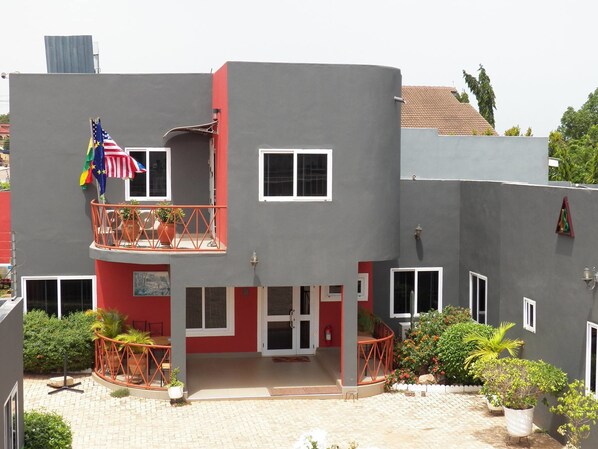 Front of property - TS Lodgings (Accra)