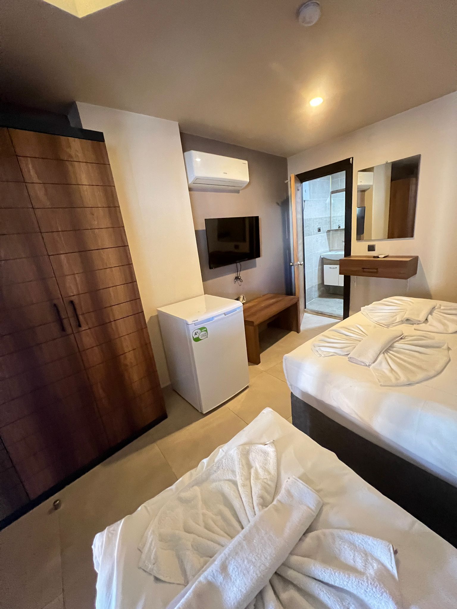 Triple Room, 3 Twin Beds | Premium bedding, blackout drapes, soundproofing, iron/ironing board