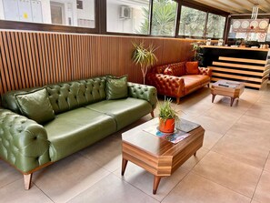 Lobby sitting area - Hayal Residence Apart Otel (Antalya)