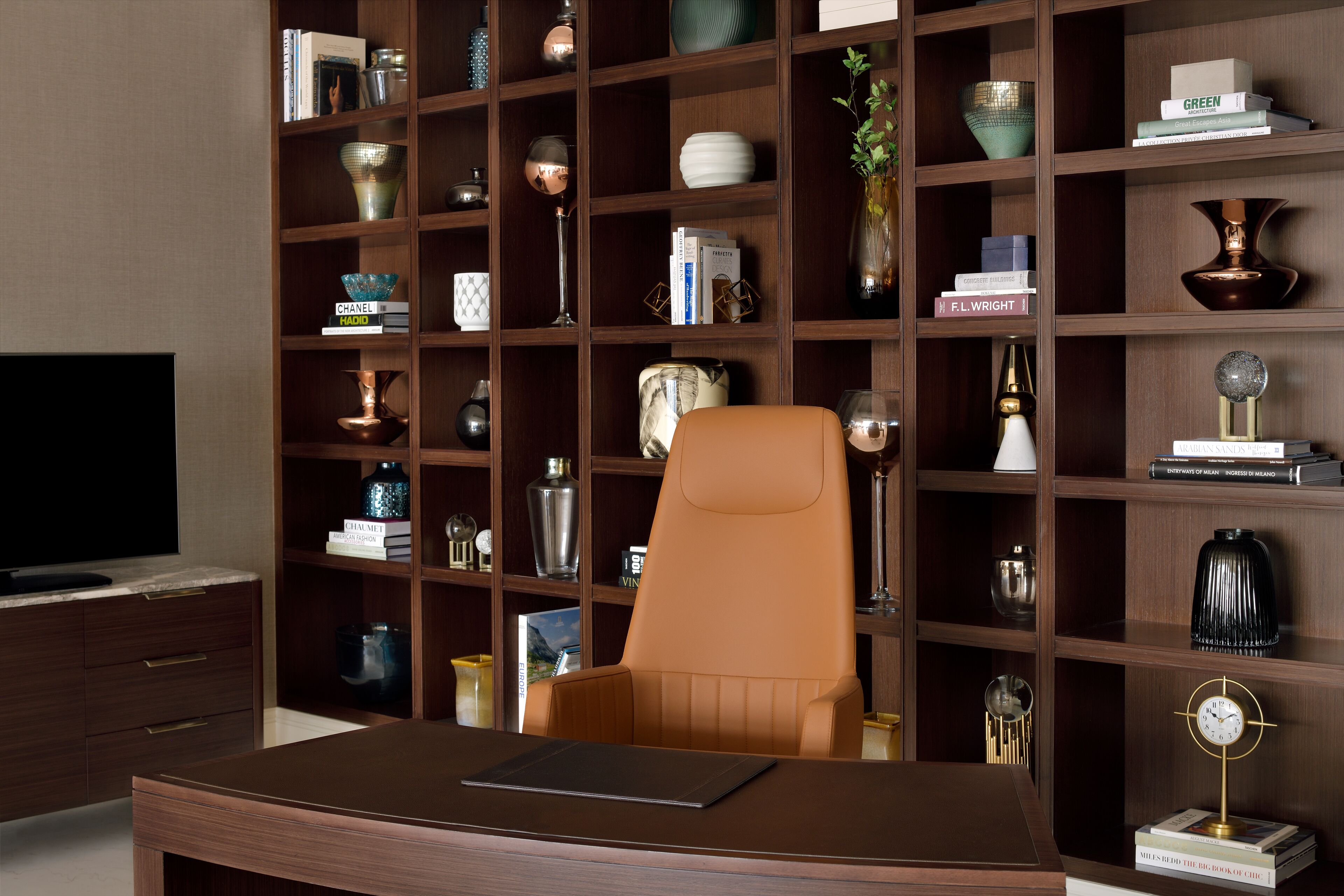 presidential suite fountain view | in-room safe, desk, blackout curtains, soundproofing