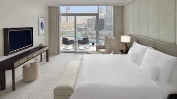 Premier Suite, Burj Khalifa an Fountain View, Lounge Access with Lunch and Dinner | In-room safe, desk, blackout drapes, soundproofing