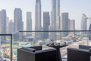 Ambassador Suite Burj Khalifa and Fountain View, Lounge Access | Terrace/patio - Address Dubai Mall (Dubai)