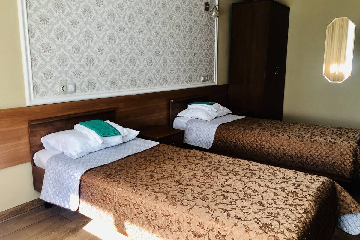 Iron/ironing board, free WiFi, bed sheets