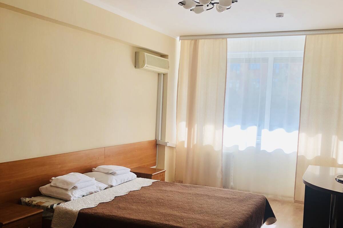 Iron/ironing board, free WiFi, bed sheets