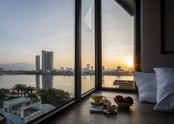 Seahorse's Deluxe Suite, River View | City view