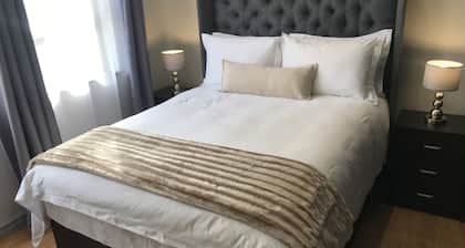 ★ CAPE TOWN ★ with FAST internet up to 100Mb/s (Fibre)