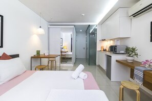 Superior Studio (Potential Noise) | Egyptian cotton sheets, in-room safe, desk, blackout drapes