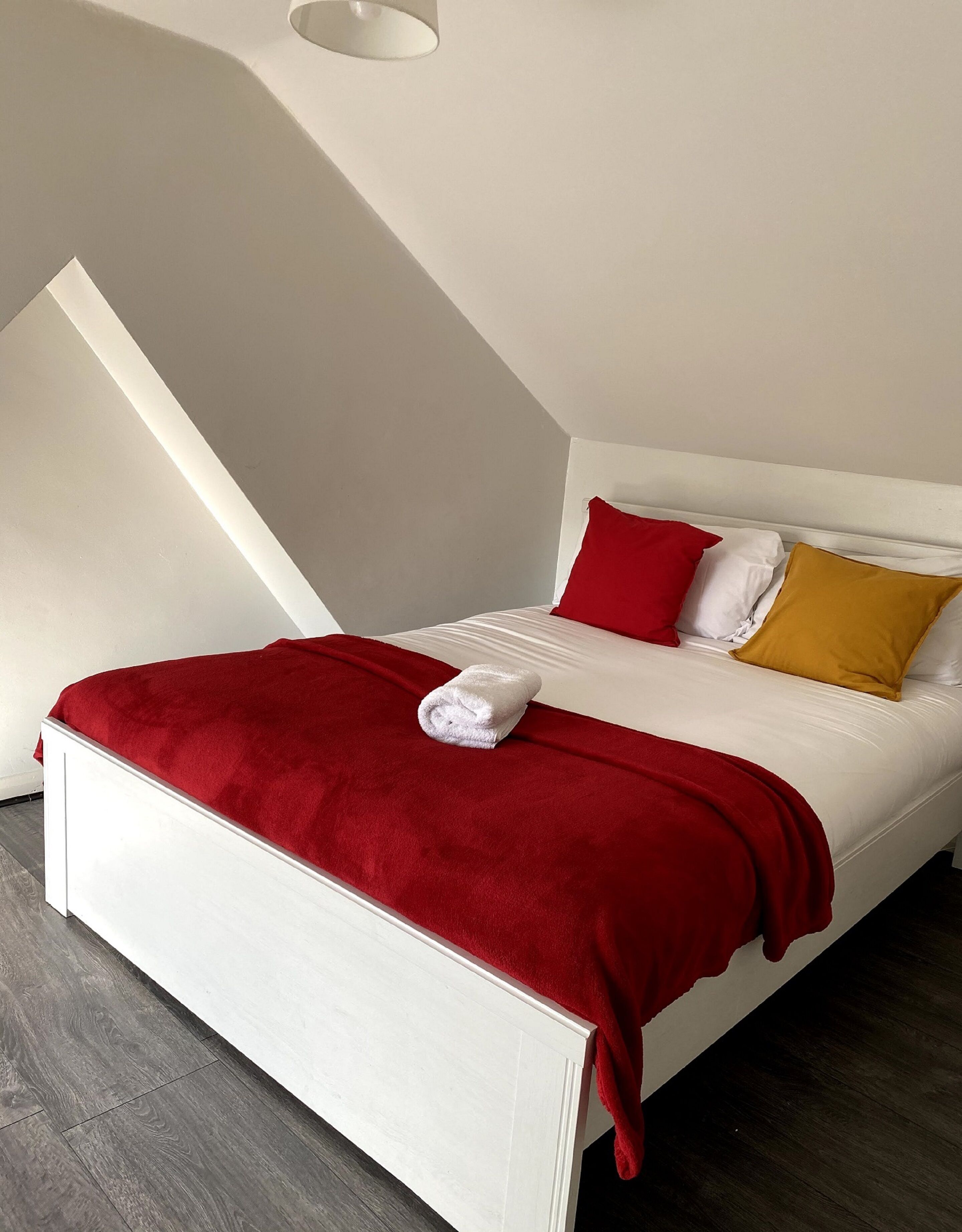 Maison économique, salle de bain privée, vue sur le jardin (Contractors | Traders) | 1 chambre, literie hypoallergénique