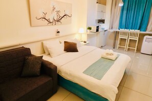 City Studio, Non Smoking, City View | Blackout drapes, iron/ironing board, free WiFi, bed sheets - Jerusalem Center Apartments (Jerusalem)