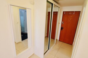 Blackout curtains, iron/ironing board, free WiFi, bed sheets - Jerusalem Center Apartments (Jerusalem)