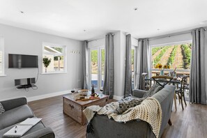 Lounge - Old Walls Vineyard (Teignmouth)