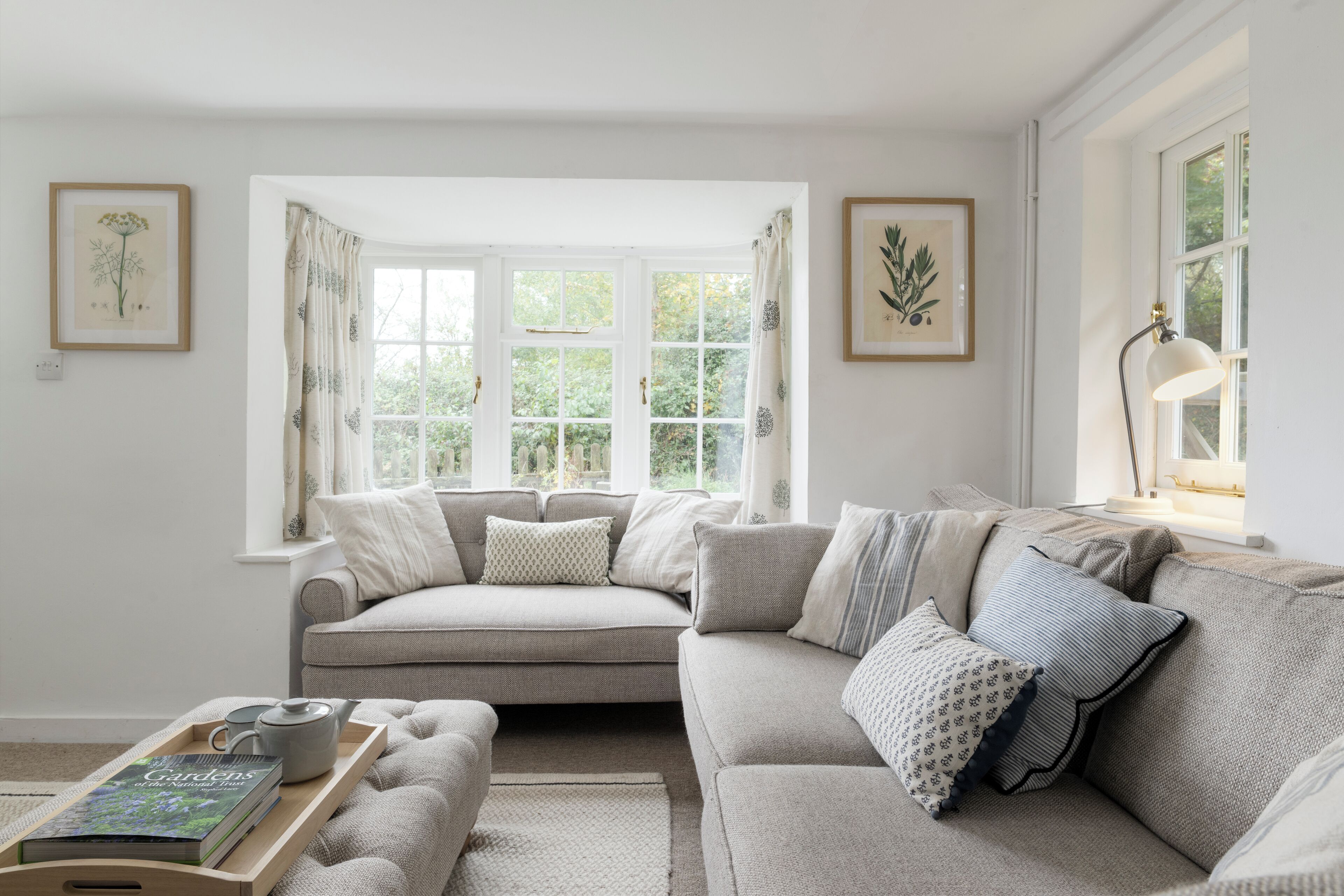 Classic Cottage, 3 Bedrooms, Non Smoking | Living area | Flat-screen TV, DVD player